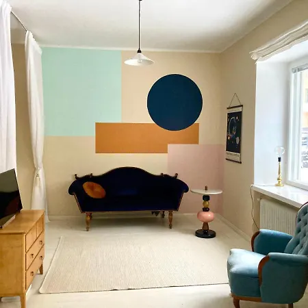Spacious Bohemian Studio In Trendy Kallio Διαμέρισμα