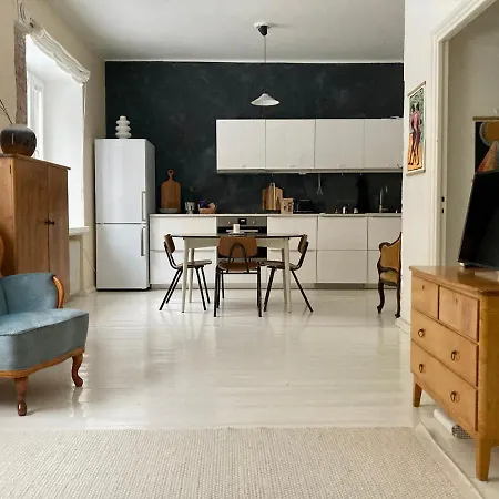 Spacious Bohemian Studio In Trendy Kallio