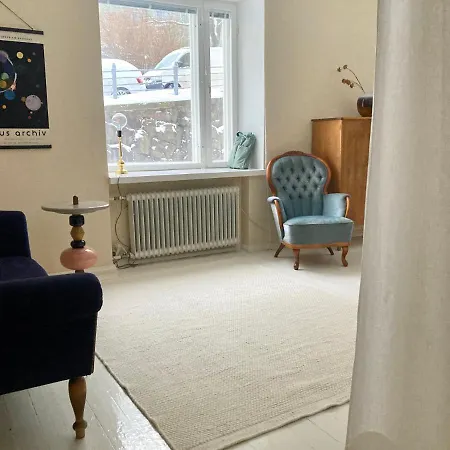 Spacious Bohemian Studio In Trendy Kallio Helsinki